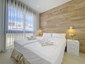 3 slaapkamers, een bureau, een strijkplank/strijkijzer, gratis wifi