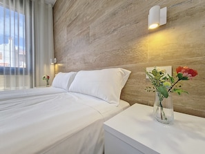 3 bedrooms, iron/ironing board, free WiFi, bed sheets - Poolside apartment, close to the beach (Mar de Cristal)