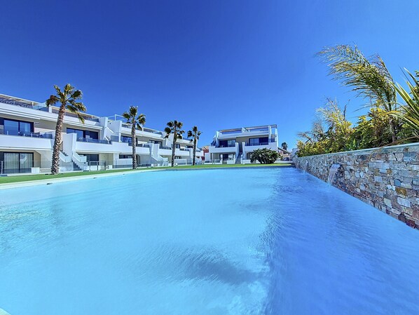 Outdoor pool - Poolside apartment, close to the beach (Mar de Cristal)
