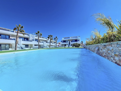 Apartment am Pool, nahe am Strand