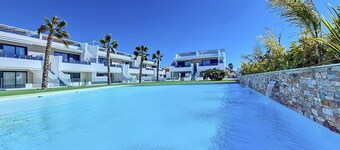 Poolside apartment, close to the beach