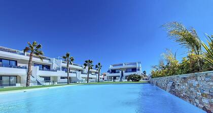 Poolside apartment, close to the beach
