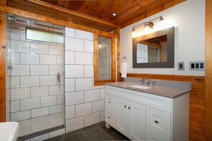 Towels - Birchwood Bliss: MTN View, Hot Tub & Outdoor Lounge (Gatlinburg)