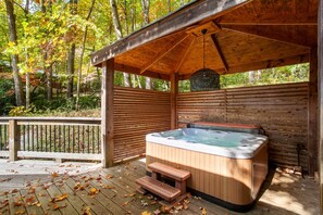 Bain à remous extérieur
