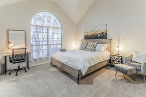 3 chambres, fer et planche à repasser, Wi-Fi, draps fournis