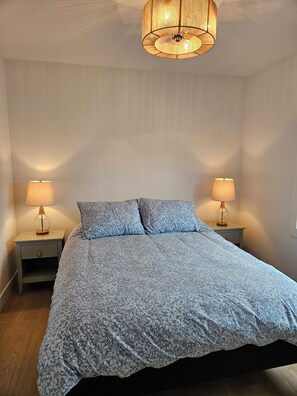 4 bedrooms, in-room safe, iron/ironing board, travel cot - Beautiful Coastal Beach House. New build close to golf and beaches . (Souris)