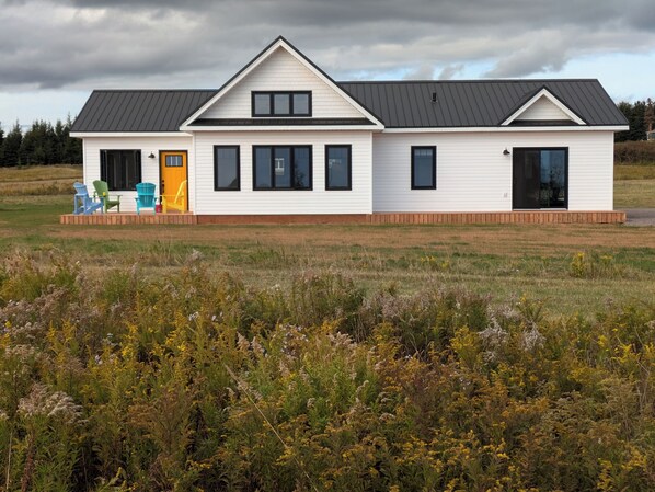 Exterior - Beautiful Coastal Beach House. New build close to golf and beaches . (Souris)