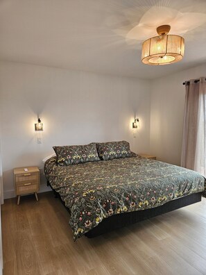 4 bedrooms, in-room safe, iron/ironing board, travel cot