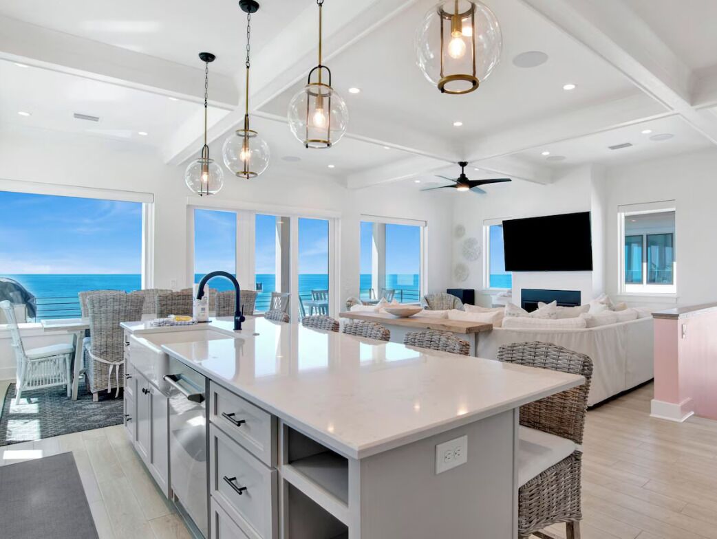 House, Multiple Beds (The Lazy Fish - Viviana #3) | Interior