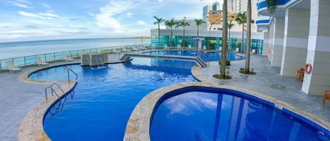 2 outdoor pools