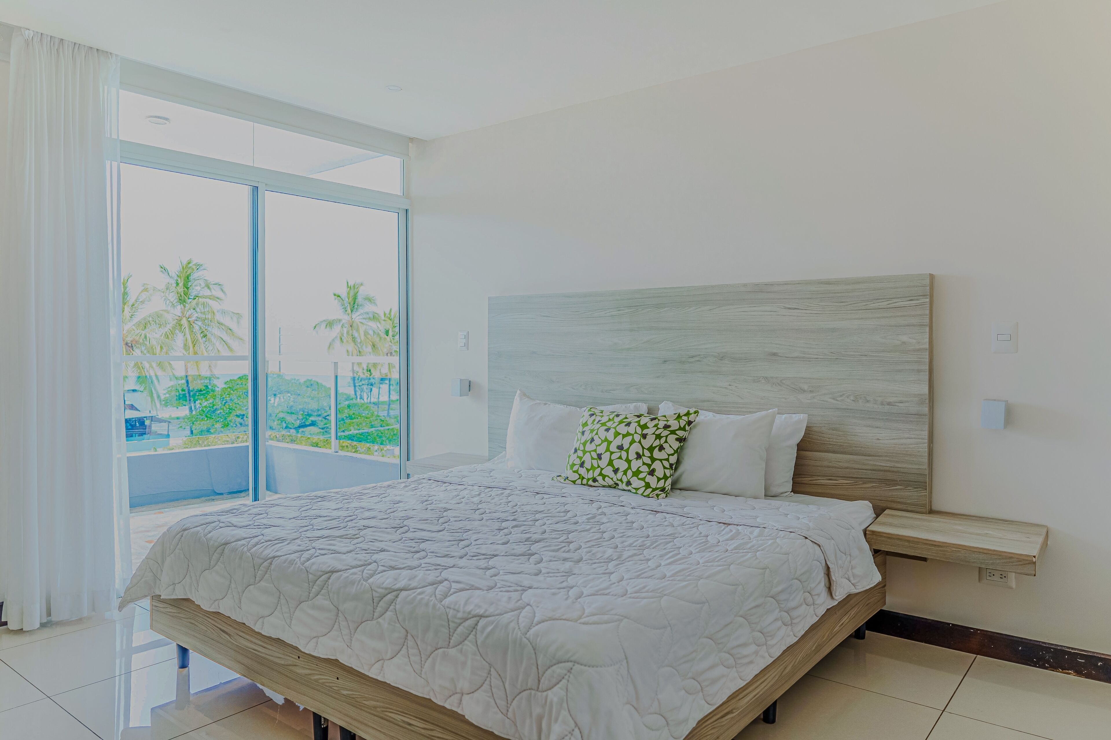 2 bedrooms, internet, bed sheets