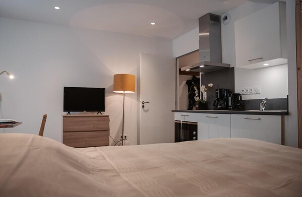 Fer et planche à repasser, Wi-Fi, literie fournie