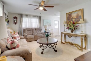 TV - 2 Mi to Lake Okeechobee: Waterfront Home w/ Deck! (Okeechobee)