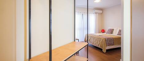 4 bedrooms, WiFi, bed sheets