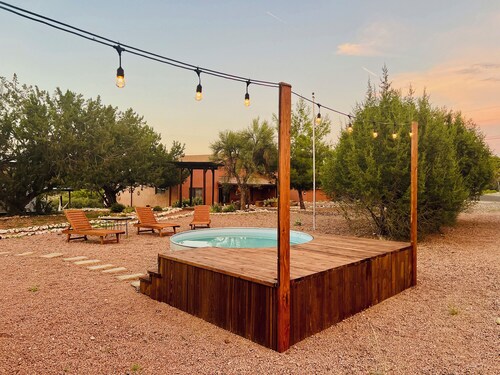 Romeo's Roadhouse with Cowboy Pool