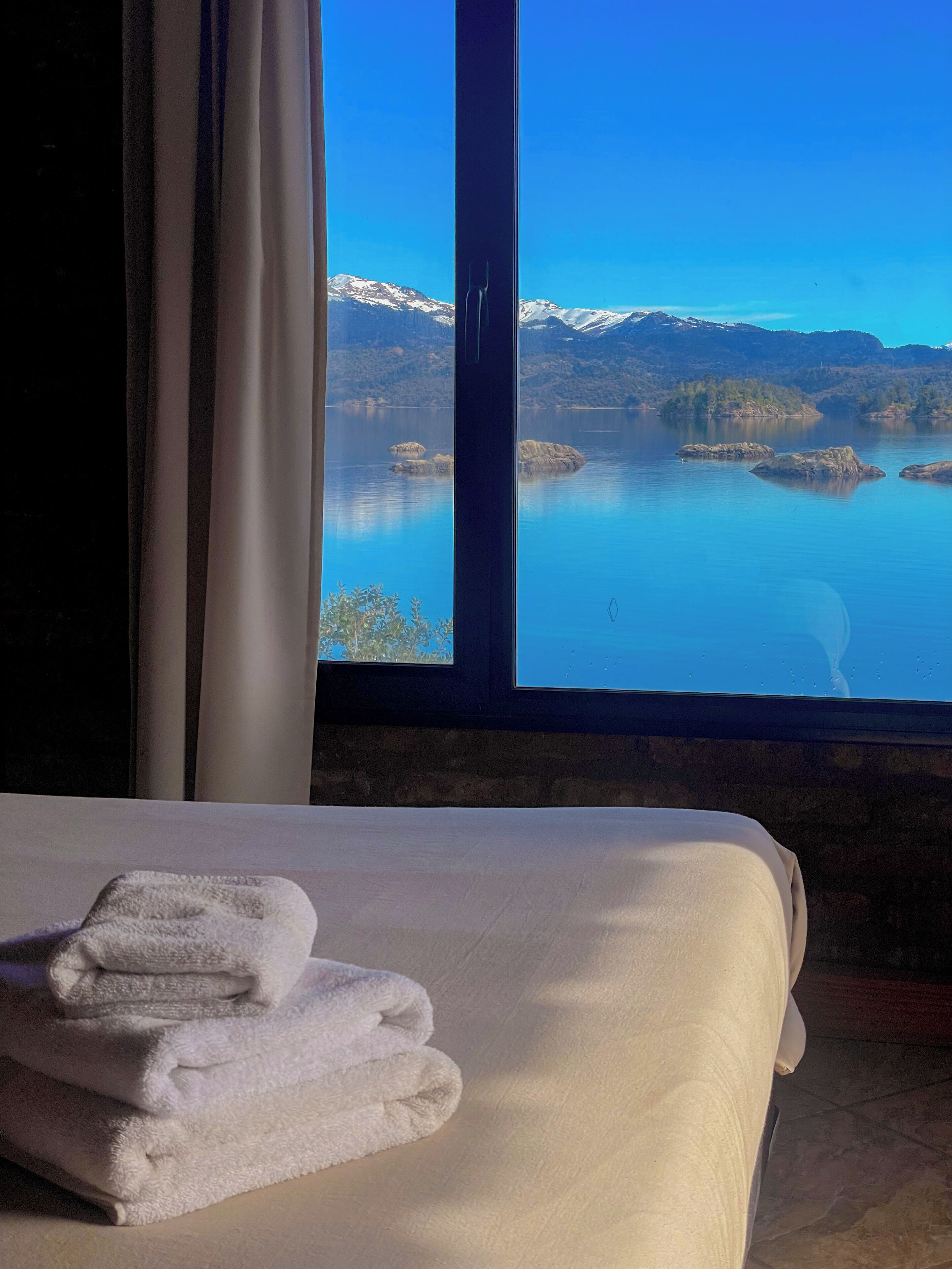 Cabin, Lake View | Individually decorated, free WiFi, bed sheets