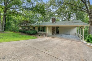 Exterior - Updated, Cozy home- minutes to Tunnel Vision Trail!  (Bella Vista)