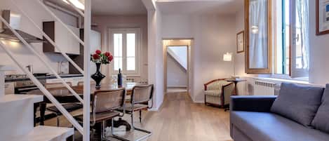 Duplex | Área de estar | TV de tela plana 40 polegadas com canais digitais