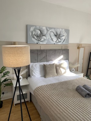 2 bedrooms, iron/ironing board, free WiFi, bed sheets - Spacious 2-bed Near Etihad-games Room-free Parking (Manchester)