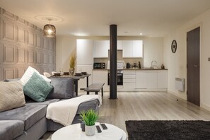Living area - Beautiful 2 Bed With Balcony (Bradford)