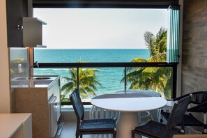 Classic Studio | Dining - Kauai Beach Residence (Tamandaré)