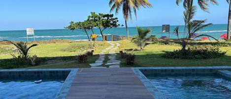 Kolam renang outdoor