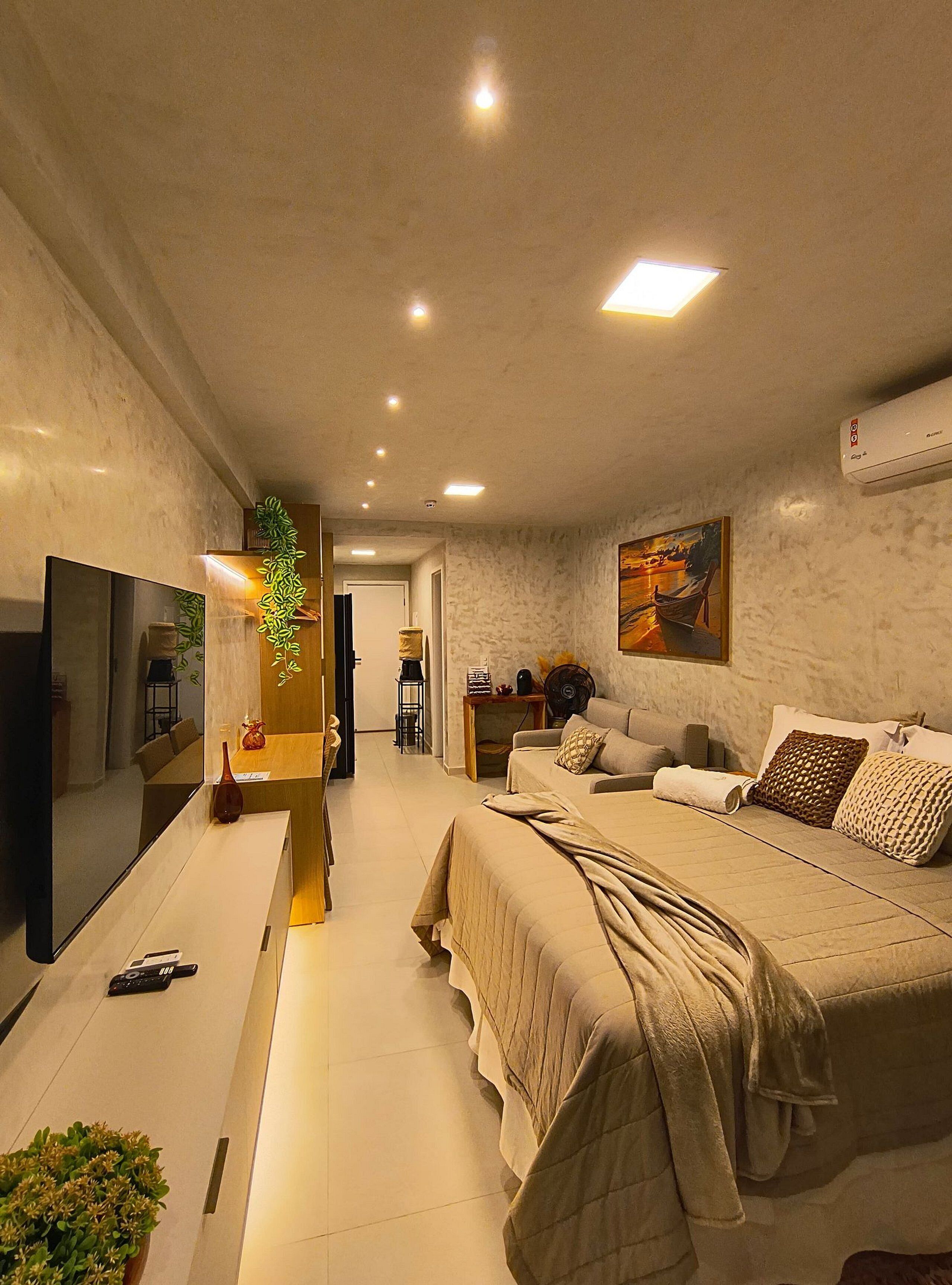 Comfort Studio, 1 Queen Bed with Sofa bed | Free WiFi