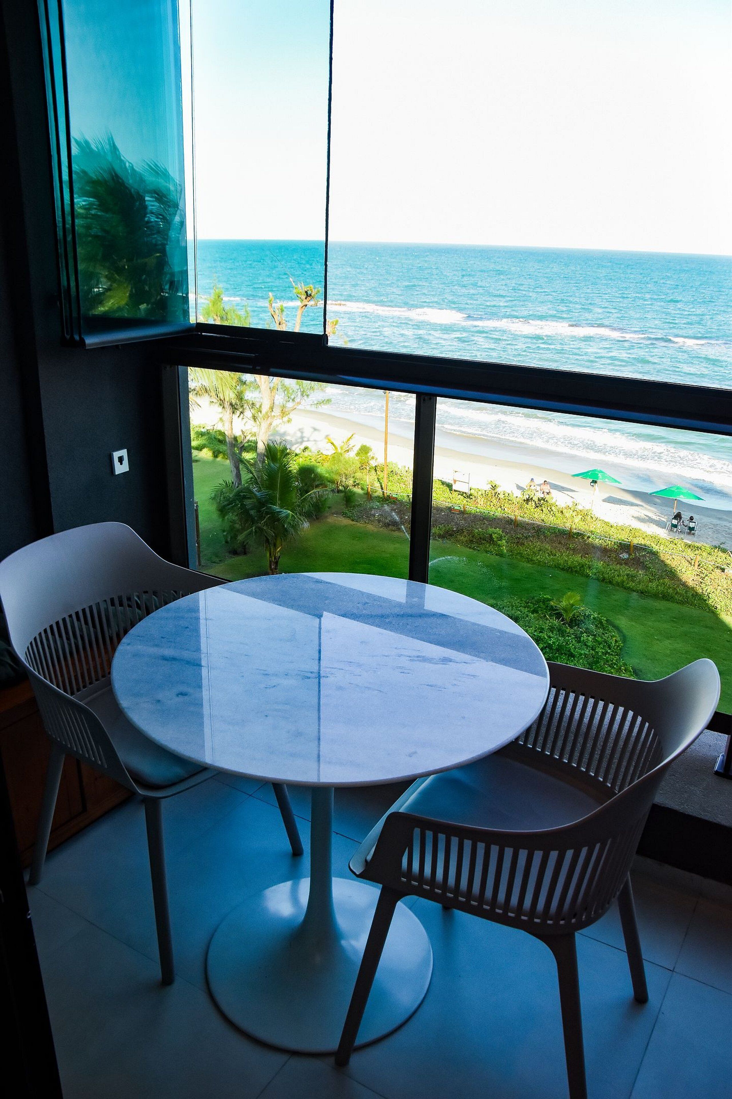 Comfort Studio | Dining