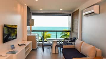 Studio – comfort | Oppholdsområde | En 40-tommers smart-TV med digitale kanaler