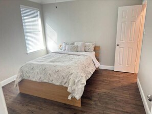 4 habitaciones, tabla de planchar con plancha y wifi gratis 