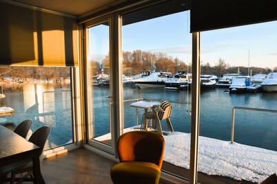 Trinidad | Luxury Houseboat in Maastricht | 4+1