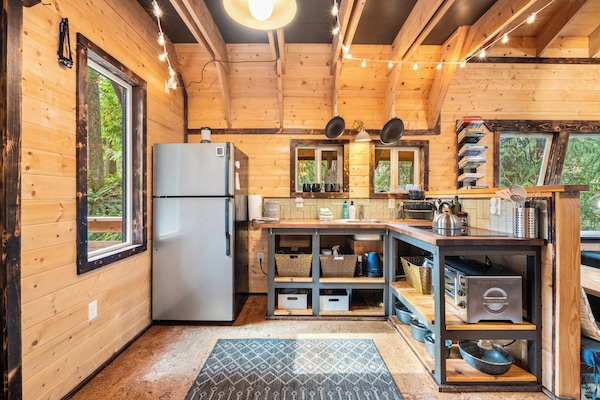 Refrigerador, horno, placa de cocina, cafetera/tetera