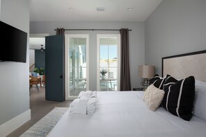 4 chambres, rideaux occultants, lit parapluie, draps fournis