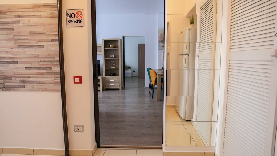 Metropole Apartments University Square