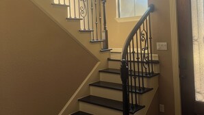 Unclassified image, 4 of 28, button - 4-bedroom house in enchanting Houston with WiFi, AC, Barbecue Unwind in style. (Houston)