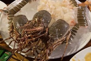 Alimentos y bebidas