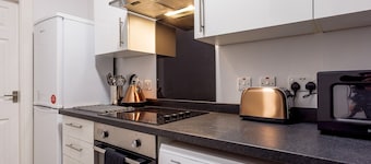 Abdiel 3 · Spacious Apt by Hartlepool Marina | Relax & Unwind| Pass the Keys