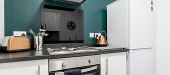 Abdiel 5 · Bright & Modern Marina Apt | Newly Refurbished | Pass the Keys