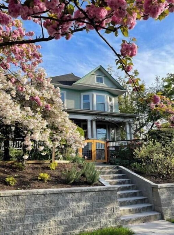 Exterior - La Stella - An Oasis in the City for large groups (Seattle)