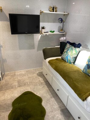 Ferienhütte | Wohnbereich | Fernseher
