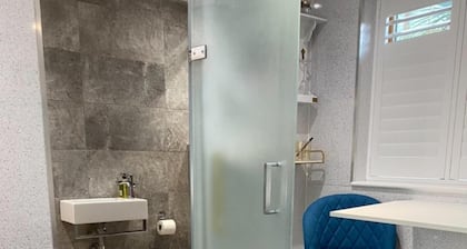 Oakwood Cabin Retreat in Bexleyheath