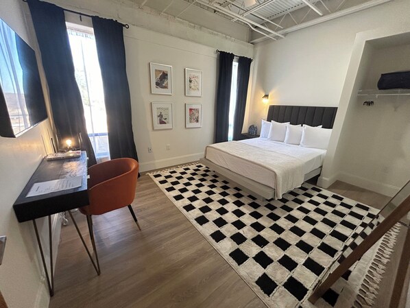 2 عدّة غرف نوم ومكتب ومكواة/لوح كي وواي فاي