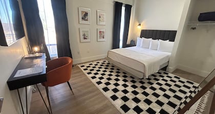 The 610 Flats: Vueve 'n Vogue #27