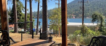 Marina View Daze Lakeview 1-bedroom 1 bathroom. Covered patio, BBQ & Fire Pit.