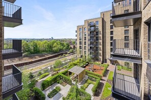 Studio, 1 King-Bett, Nichtraucher | Blick auf den Garten