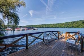 Terrace/patio - Bluewater Lodge at Candlewood Lake (New Milford)