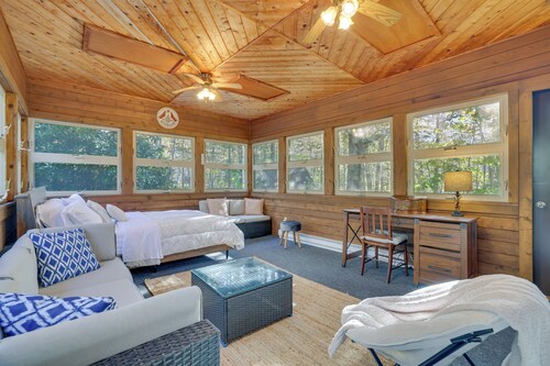 Near Water Parks: Pet-Friendly Tobyhanna Getaway!