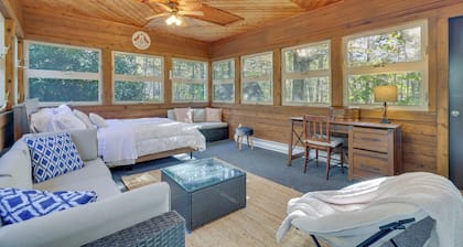 Near Water Parks: Pet-Friendly Tobyhanna Getaway!