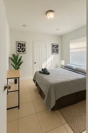 Quarto casal luxo | 1 quarto, roupa de cama