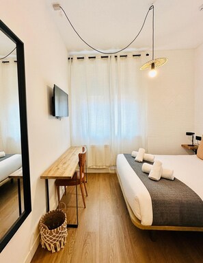 Superior Double Room | Desk, free WiFi - Autentic Boutique Moncloa (Madrid)